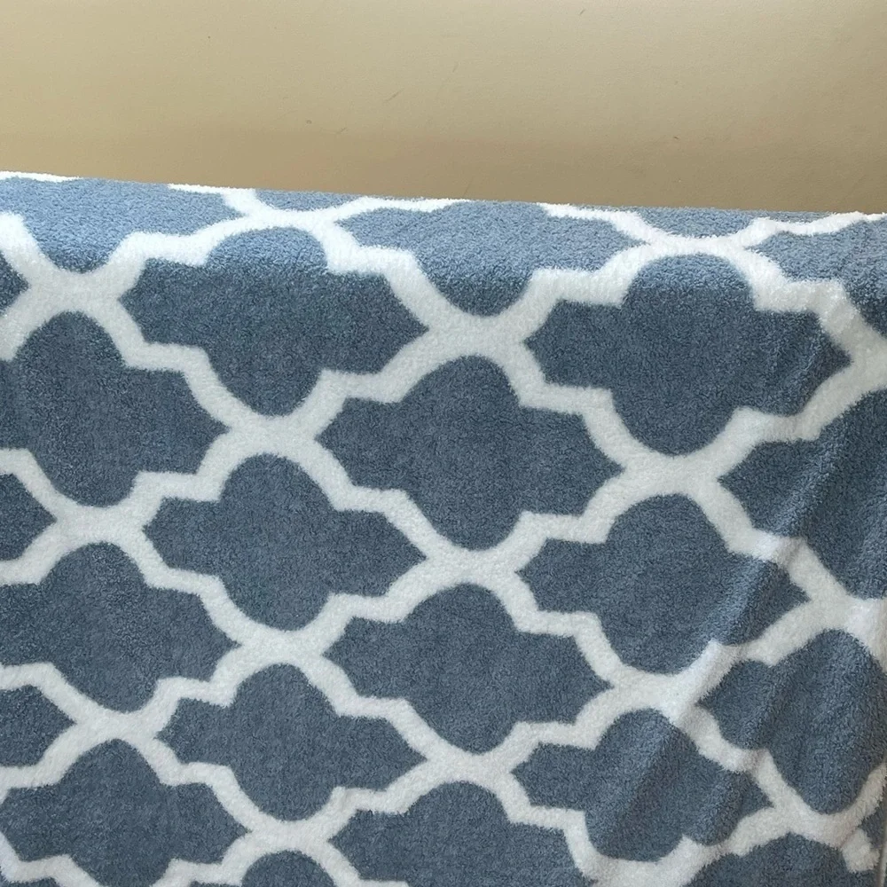 Berkshire Blue and White Throw Blanket